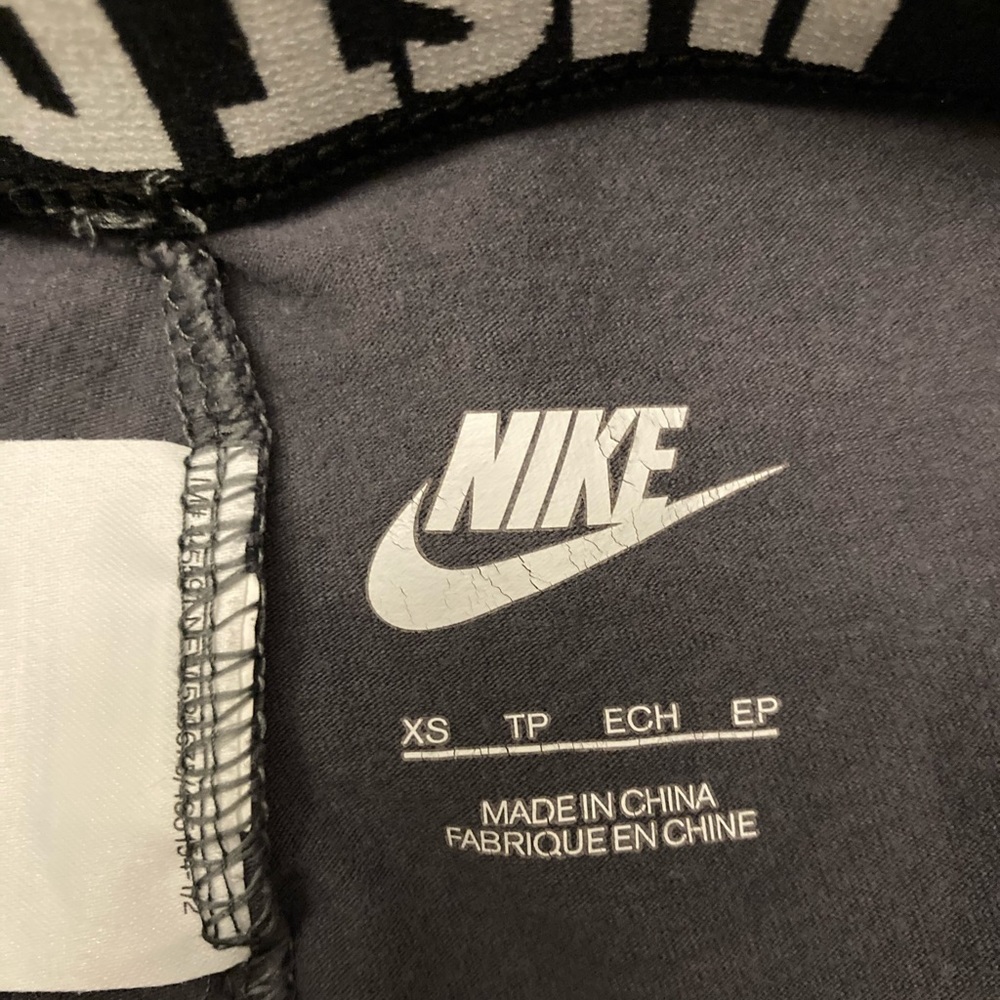 Nike gray animal print leggings - Picture 5 of 8